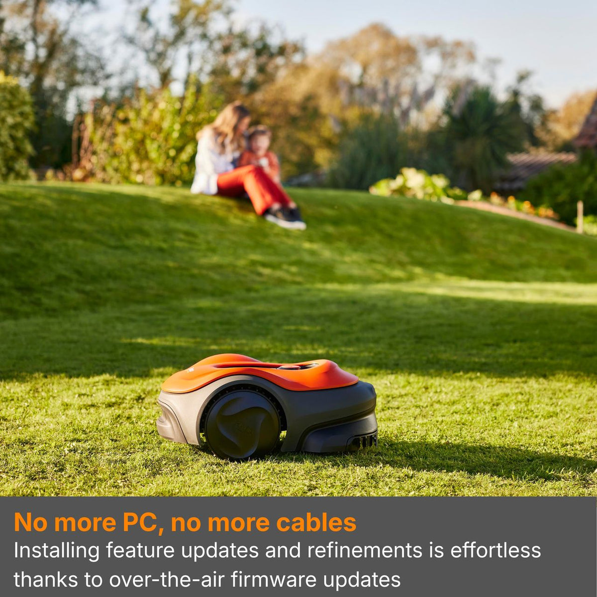Flymo ULTRALIFE 1500 Robotic Lawn Mower - Orange