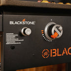 Blackstone 28in Griddle with Hood Gas Barbecue - Black